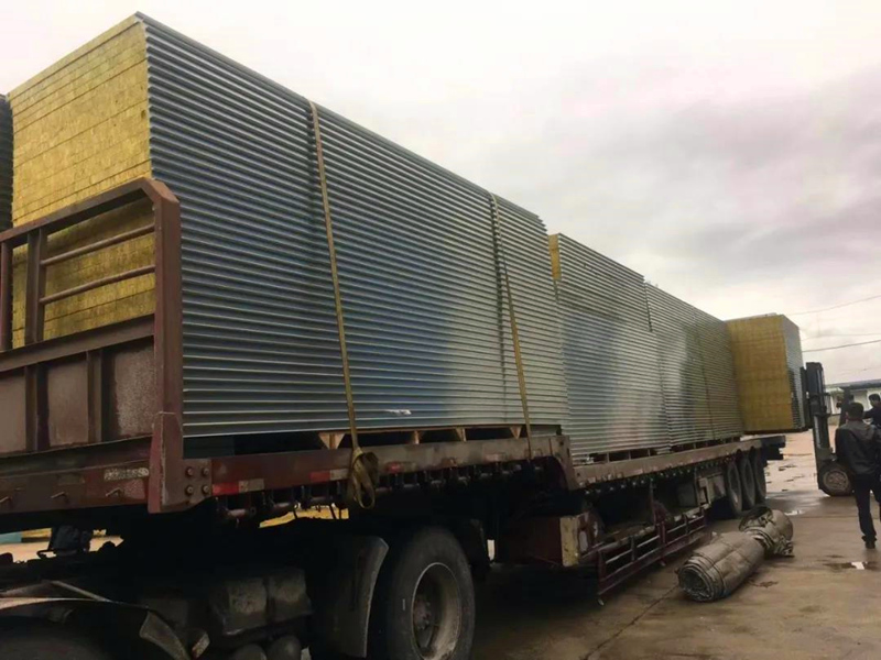 Rockwool sandwich panel loading